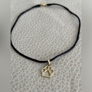 Necklace 16in long 1in pendant